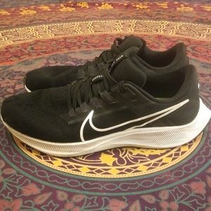 Nike Air Zoom Pegasus 38 black white